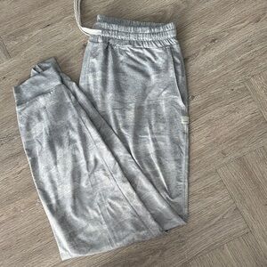 Vuori Heather Gray Joggers Camo Size M